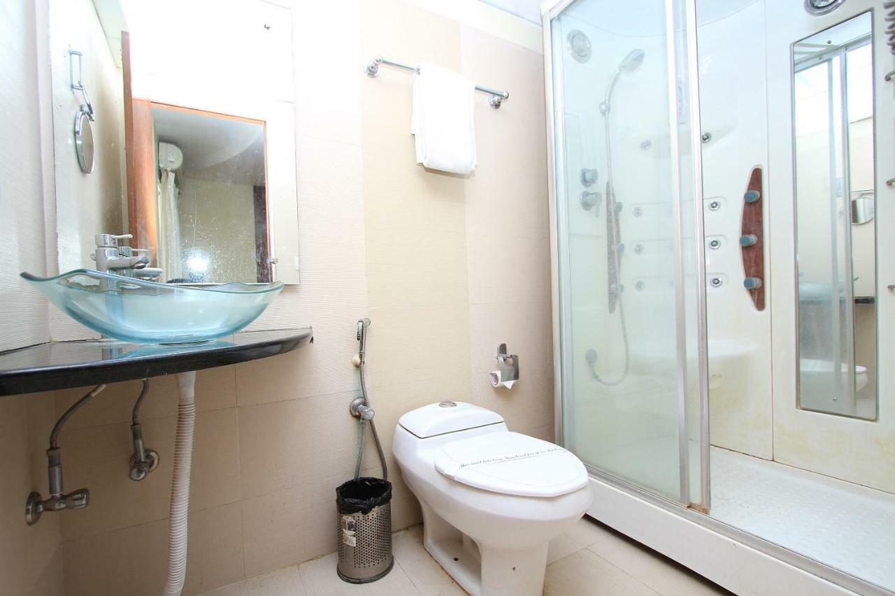 Capital O 47284 Atithi Resort Bharuch Extérieur photo
