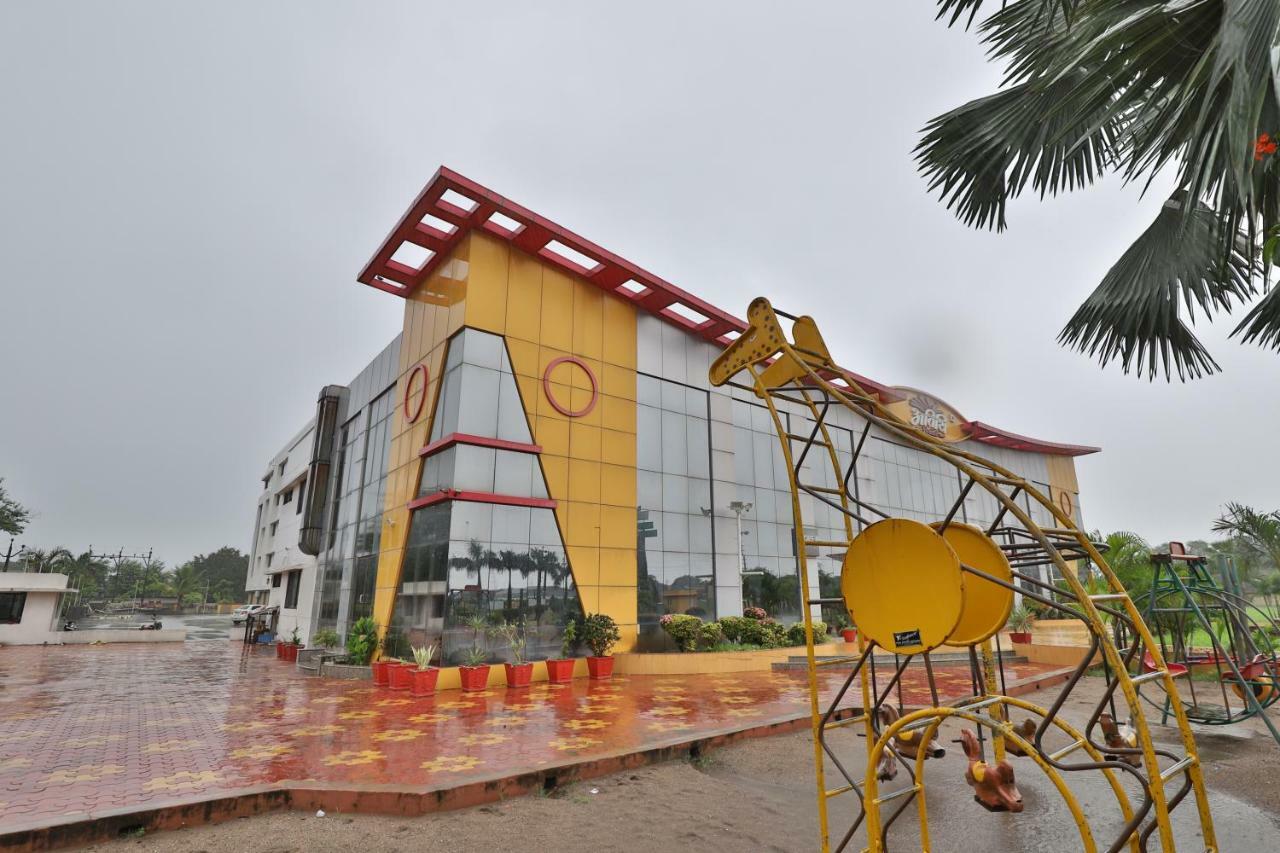 Capital O 47284 Atithi Resort Bharuch Extérieur photo