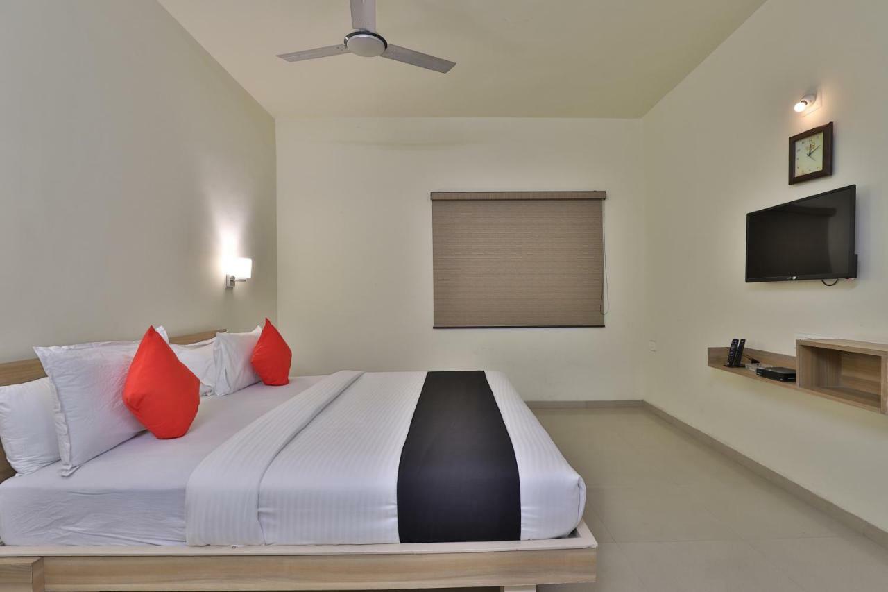 Capital O 47284 Atithi Resort Bharuch Extérieur photo