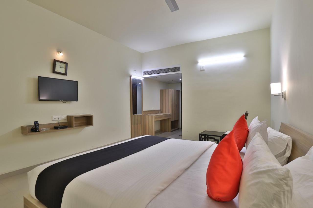Capital O 47284 Atithi Resort Bharuch Extérieur photo